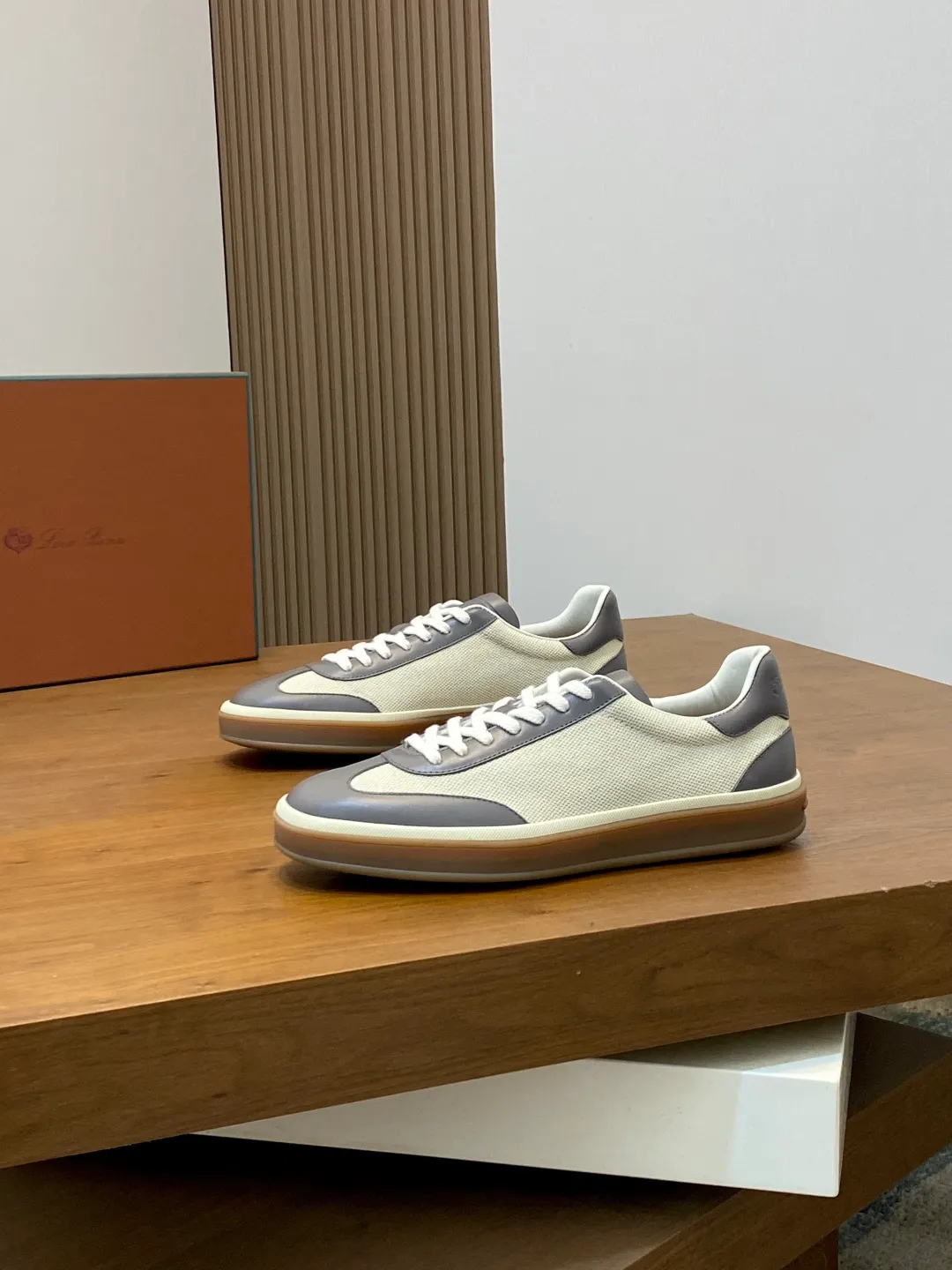 💰420Loro Piana — Classic casual shoes, men's lace-up casual shoes and sneakers, high-quality lightweight and comfortable fabrics, suitable for outdoor leisure, the color is young and energetic, and it looks great with sportswear or casual suits! Code number: 39-44 (38, 45, 46, can be customized)